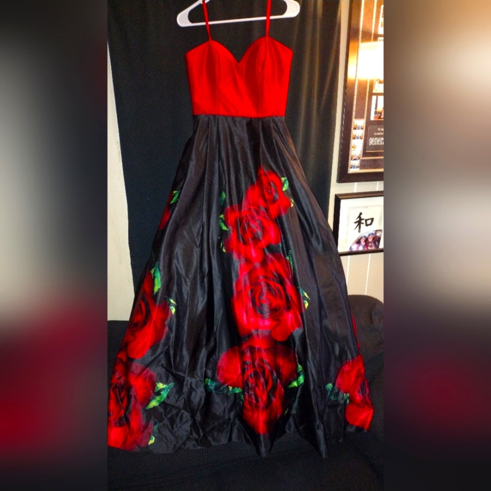 NWT Rose prom dress 🌹*deal* size 3